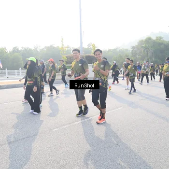 Runner Photo 6886871