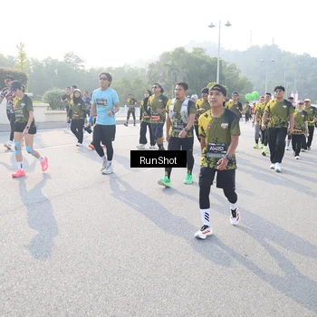 Runner Photo 6886982