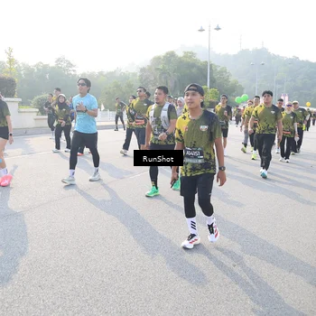 Runner Photo 6886995