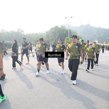 Runner Photo 6887013