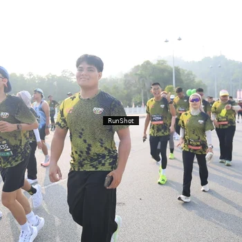 Runner Photo 6887032