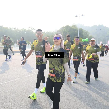 Runner Photo 6887044