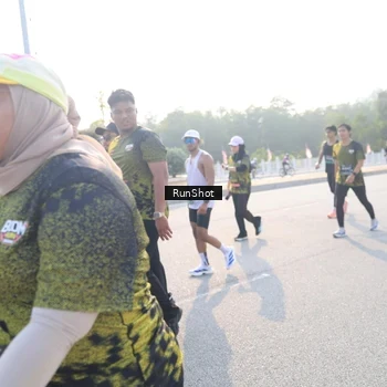 Runner Photo 6887071