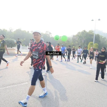 Runner Photo 6887074