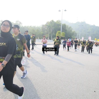 Runner Photo 6887078