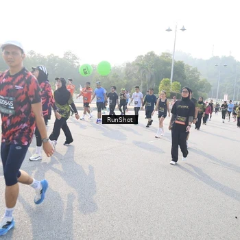 Runner Photo 6887080