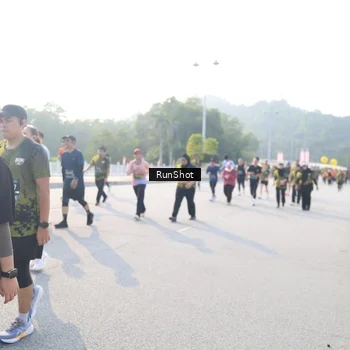 Runner Photo 6887081