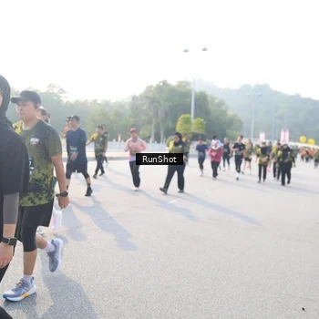 Runner Photo 6887082