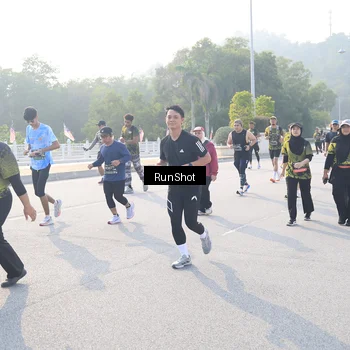 Runner Photo 6887091