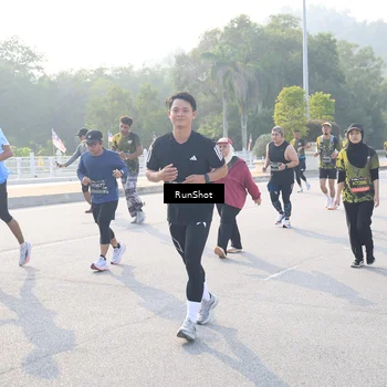 Runner Photo 6887094