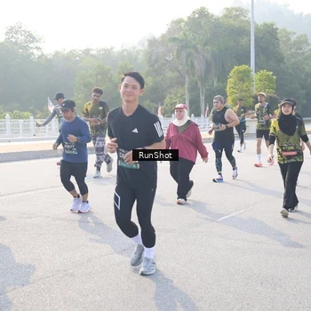 Runner Photo 6887096