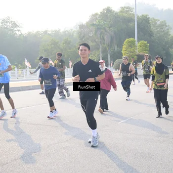 Runner Photo 6887118