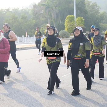 Runner Photo 6887120