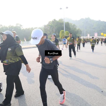 Runner Photo 6887153