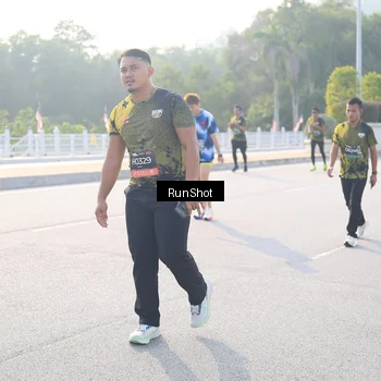 Runner Photo 6887196
