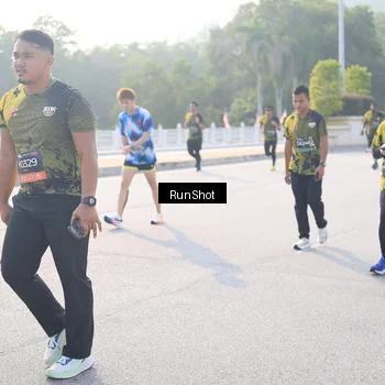 Runner Photo 6887211