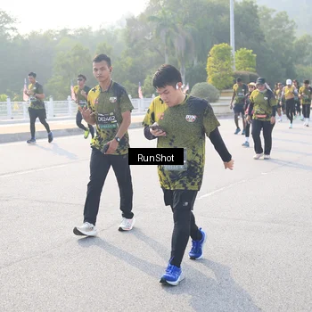 Runner Photo 6887221