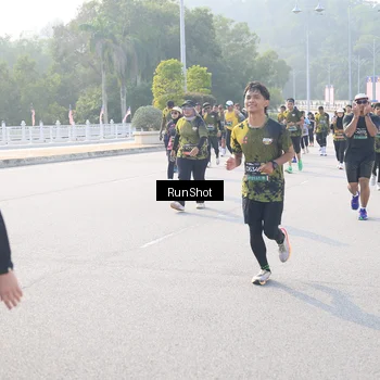 Runner Photo 6887249