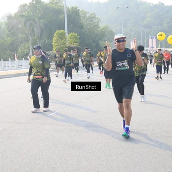 Runner Photo 6887250