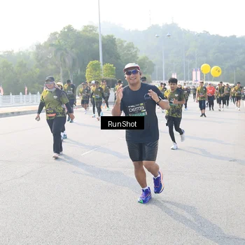 Runner Photo 6887263