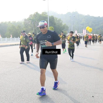 Runner Photo 6887273