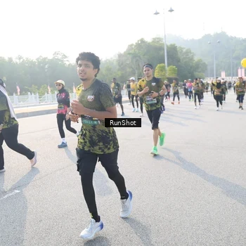 Runner Photo 6887299