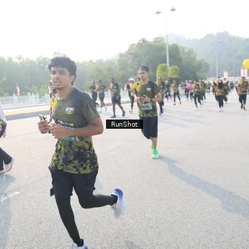 Runner Photo 6887303