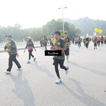 Runner Photo 6887332