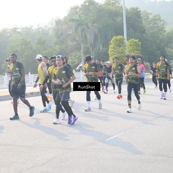 Runner Photo 6887335