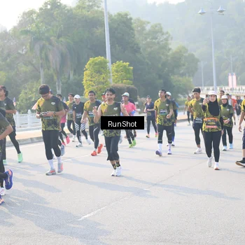 Runner Photo 6887342
