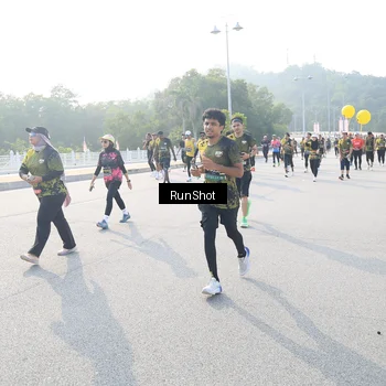 Runner Photo 6887343