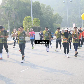 Runner Photo 6887350