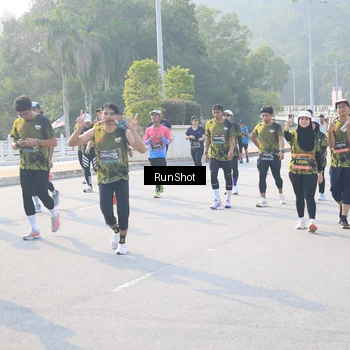 Runner Photo 6887354