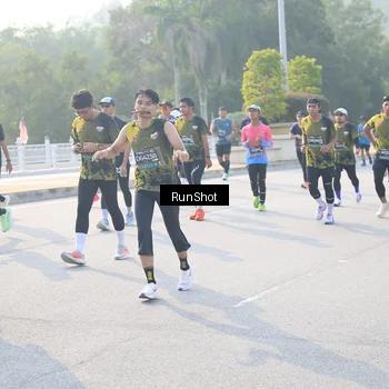 Runner Photo 6887359