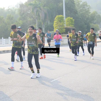 Runner Photo 6887363