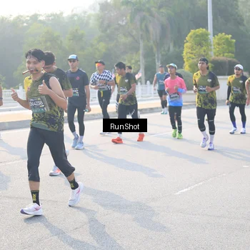 Runner Photo 6887388