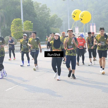 Runner Photo 6887393