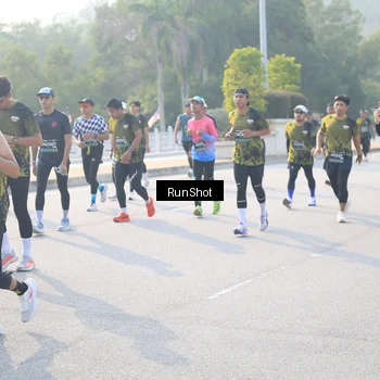 Runner Photo 6887395