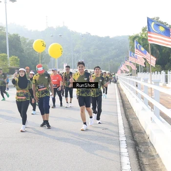 Runner Photo 6887433