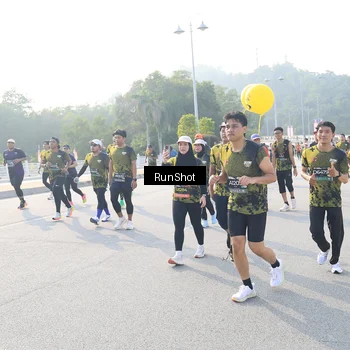 Runner Photo 6887469