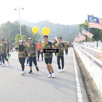 Runner Photo 6887475