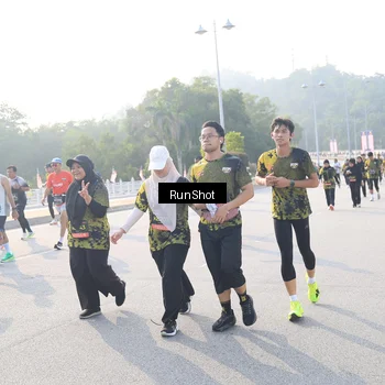 Runner Photo 6887607