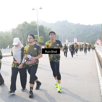 Runner Photo 6887611