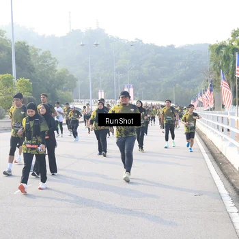 Runner Photo 6887716