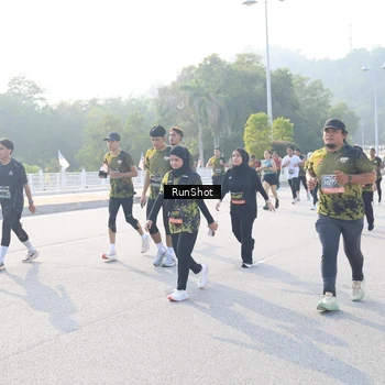 Runner Photo 6887730