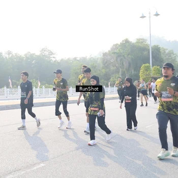 Runner Photo 6887741