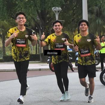 Runner Photo 6889437