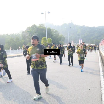 Runner Photo 6889792