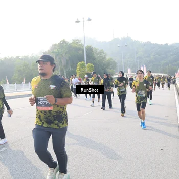Runner Photo 6889800