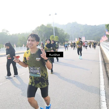 Runner Photo 6889863